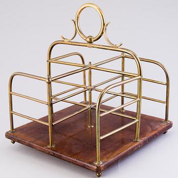 BOKSTÄLLNING FÖR BIBLIOTEK, mahogny och mässing, England 1800-talets slut.