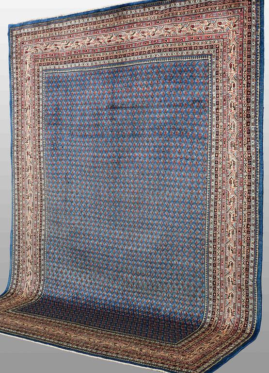 A CARPET, Sarouk-Mir, around 300 x 220 cm.