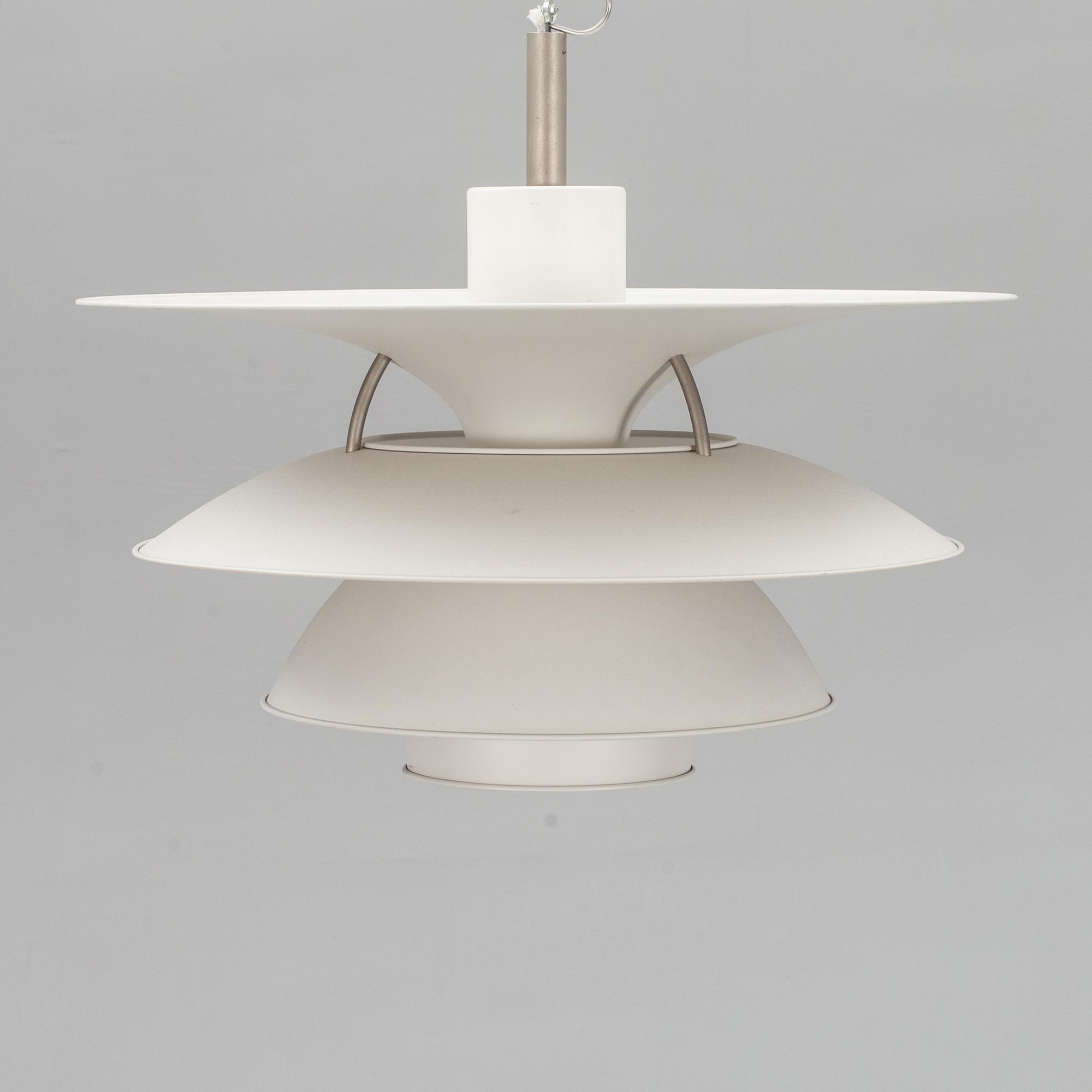 TAKLAMPA, "Charlottenborg PH 6 1/2-6", Ebbe Christensen, Sophus Frandsen och Poul Henningsen, Louis Poulsen.