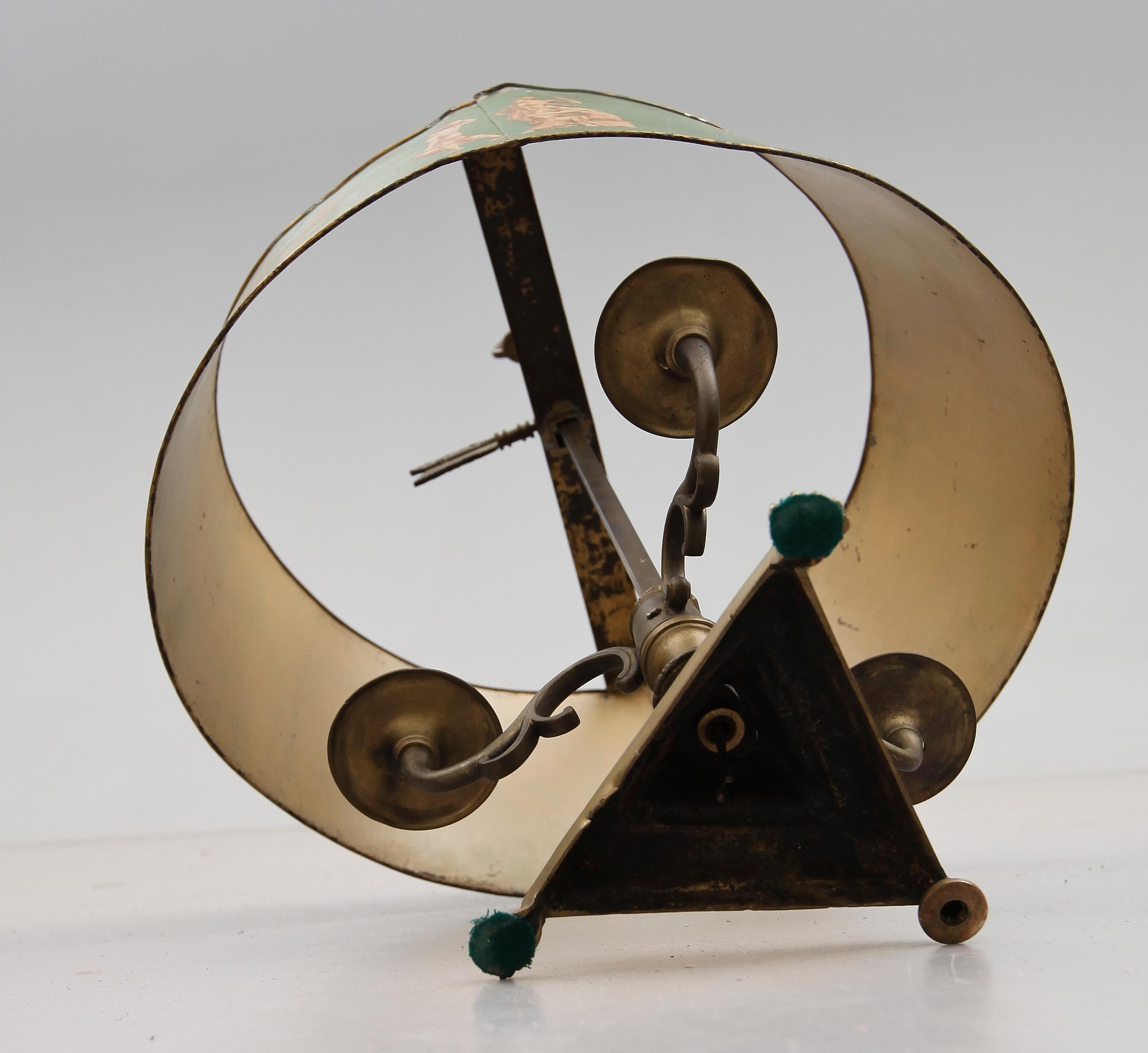 BOUILLOTTELAMPA, mässing, omkring år 1900.