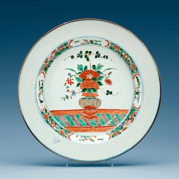 A famille verte dish, Qing dynasty, Kangxi (1662-1722).