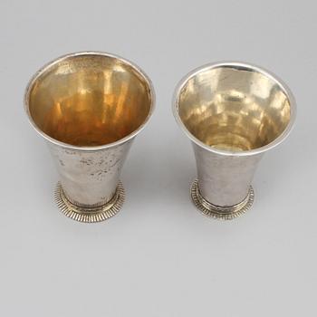 BÄGARE, 2 st, silver, Nicklas Warnec, Karlstad och Samuel Zettersteen, Lidköping, 1753 och 1764, vikt 116 g.