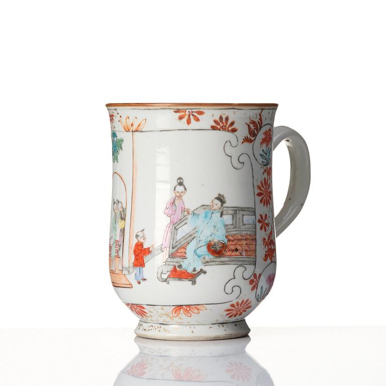 Mugg, porslin. Qingdynastin, 1700-tal.