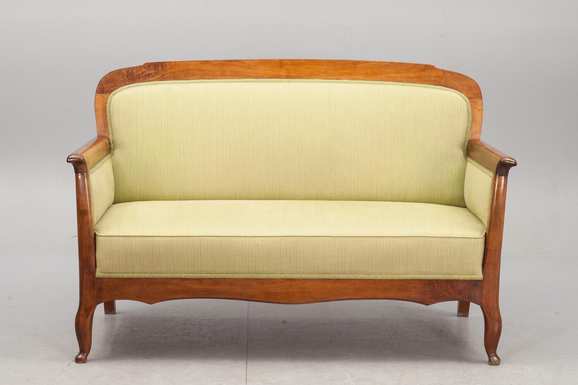 SOFFA samt FÅTÖLJER, 2 st, 1900-talets första hälft.