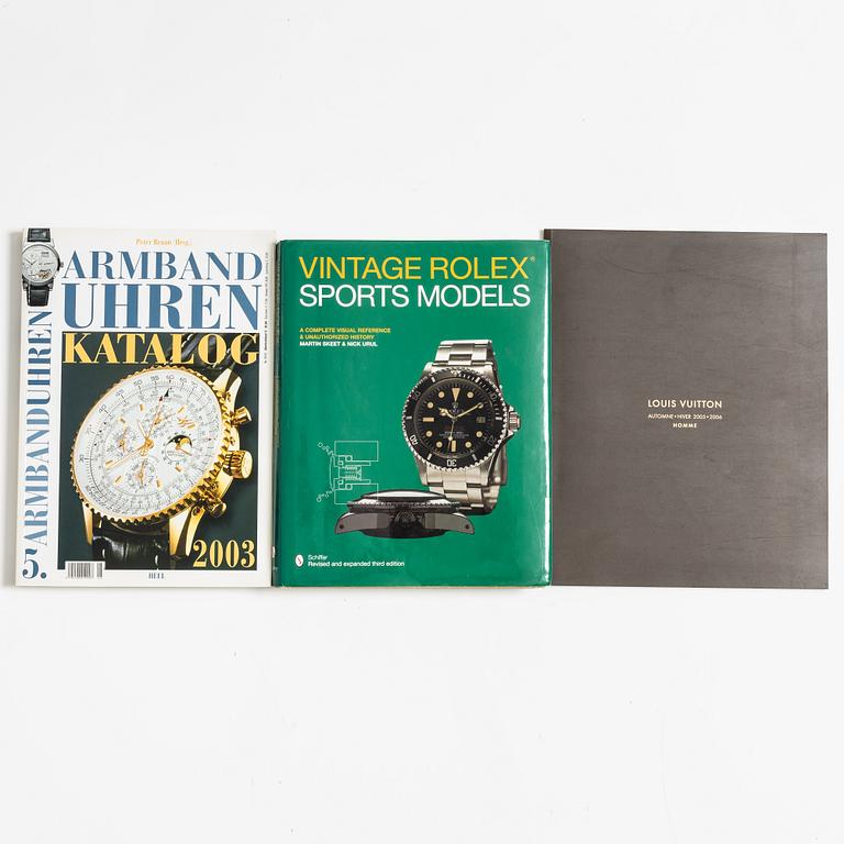 Watch stand, watch books, "No reserve".