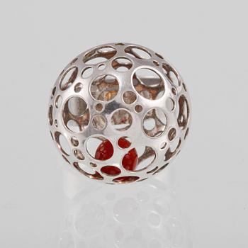 RING, sterlingsilver, Liisa Vitali, N.Westerback, Helsingfors, 1973. Vikt 4,4 gram.