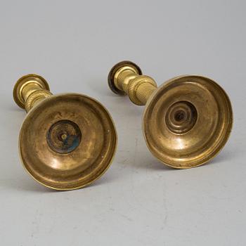 LJUSSTAKAR, ett par, Empire, mässing, 1800-talets mitt.