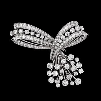 997. A W.A. Bolin briliant cut diamond brooch, tot. app. 4.50 cts, 1950's.