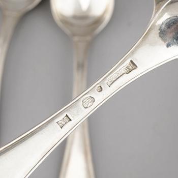 16 similar pieces of silverware, 1826 - 1933. Weight 799 g incl steel blade.