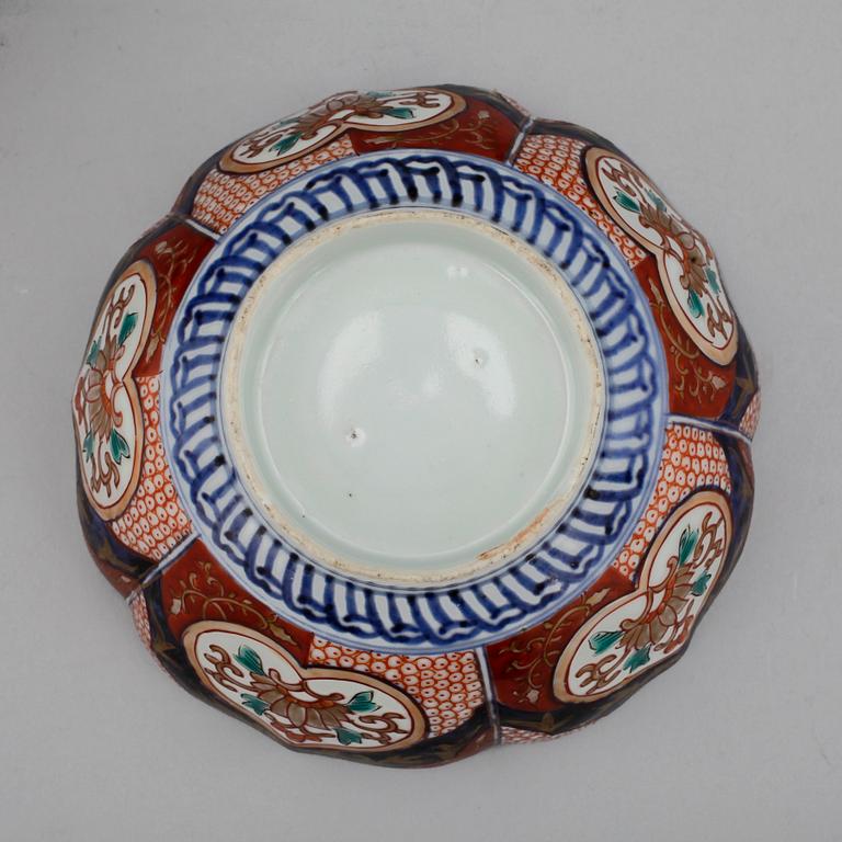 FAT samt SKÅL, porslin, Imari, Japan 1800/1900-tal.