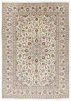 A carpet, Kashan, ca 339 x 240 cm.