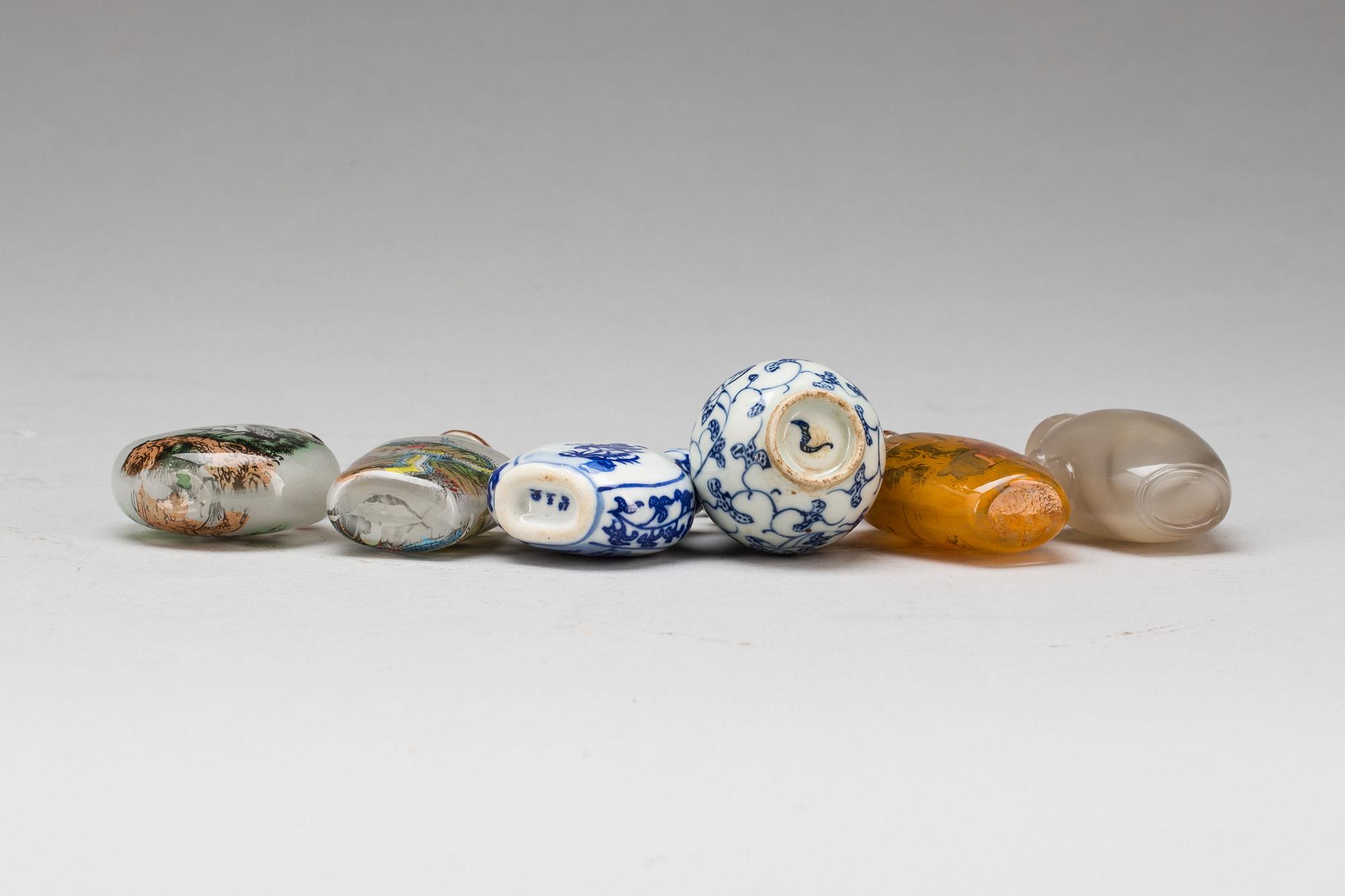 SNUSFLASKOR, 6 st, bl a glas och porslin, Kina 1900-tal.