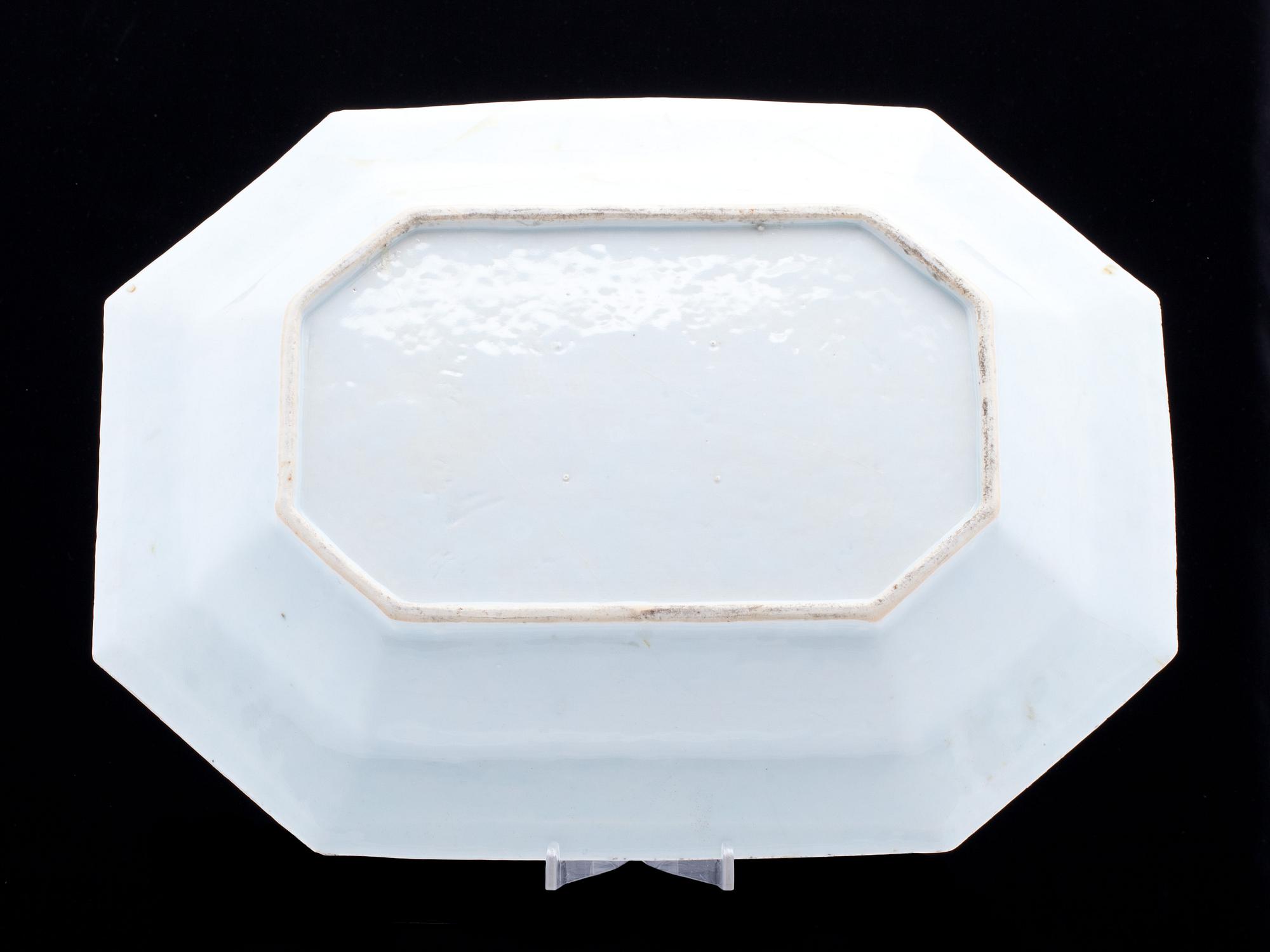 TERRIN med FAT, porslin, Qianlong, Kina 1700-tal.