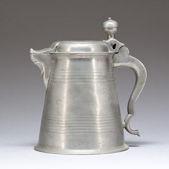 SKÄNKKANNA, tenn. Johan Erik Wahlberg, Strängnäs 1805.