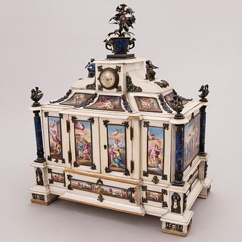 LIPAS, kellolla, todennäköisesti Wien, 1800-luvun jälkipuoli.