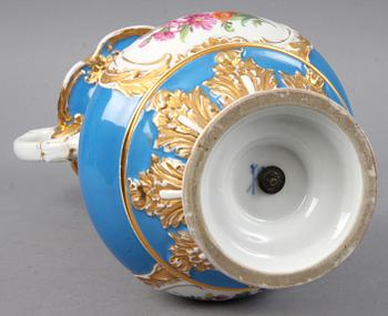 HÄNKELURNA, porslin, Meissen, 1800/1900-tal.