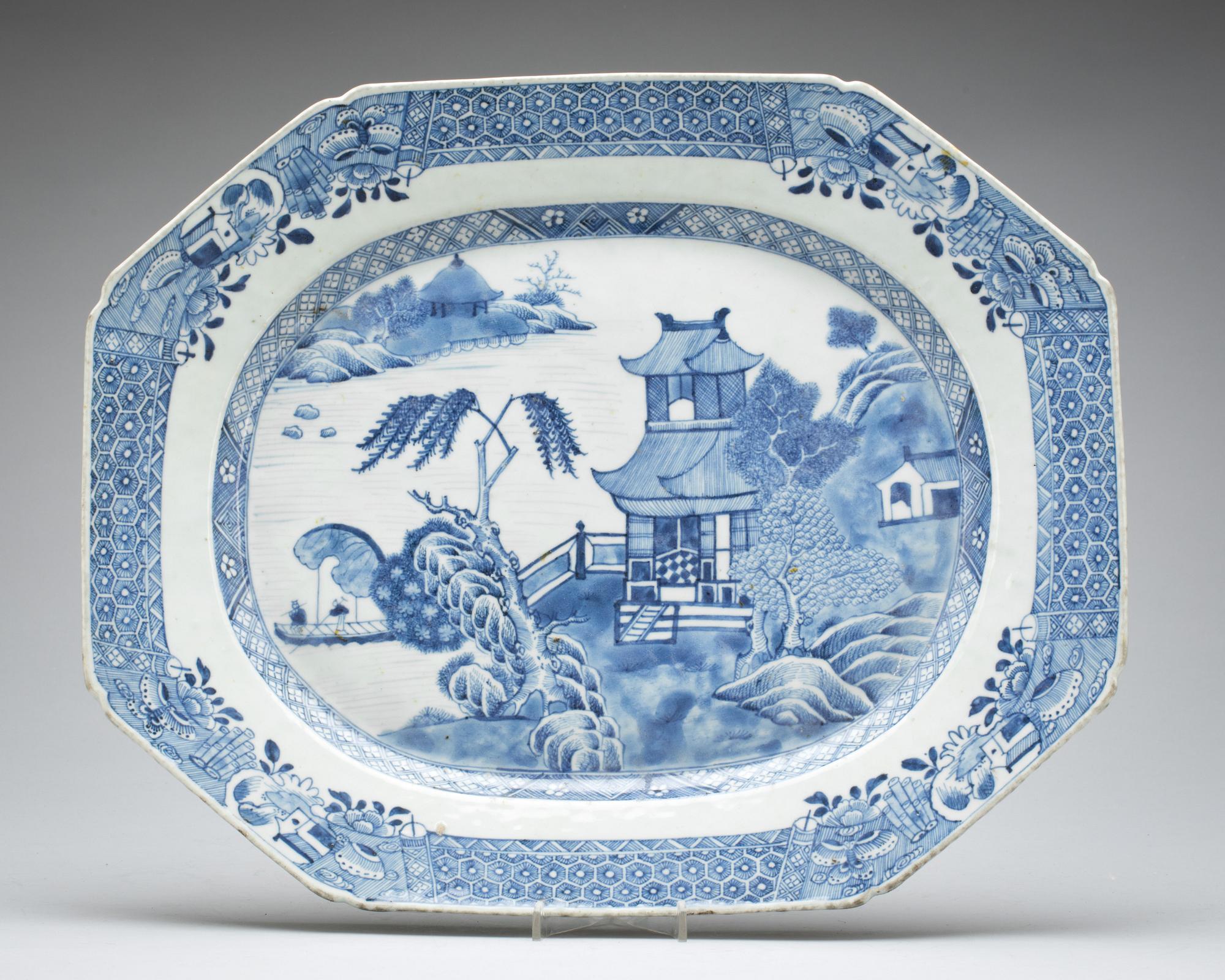 STEKFAT, porslin. Kina, 1700/1800-tal.