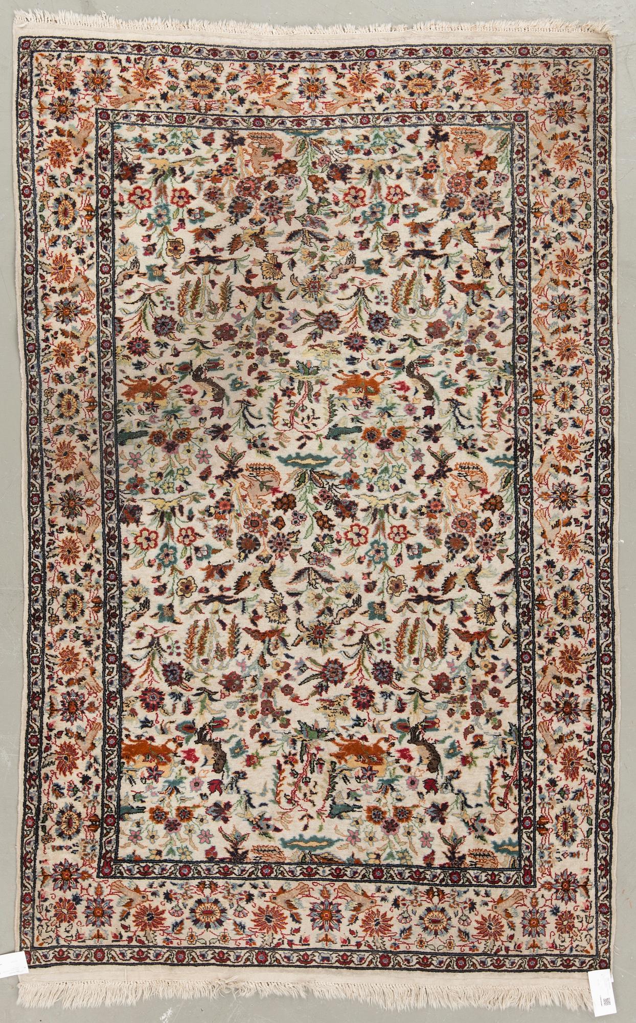 MATTA, Keshan figural, old. Ca 183x124 cm.