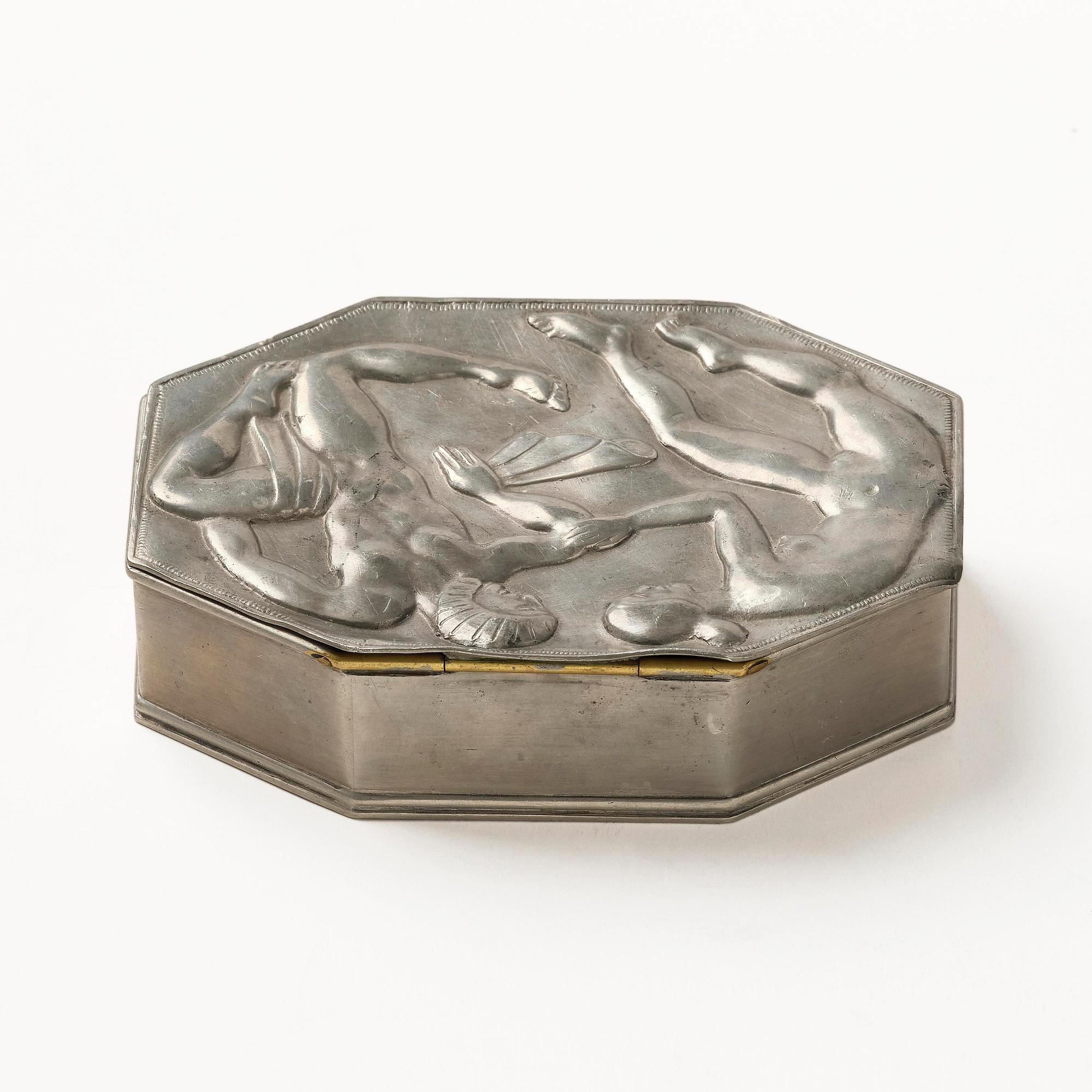 A Swedish Grace pewter box, Herman Bergman konstgjuteri, Stockholm, 1930.
