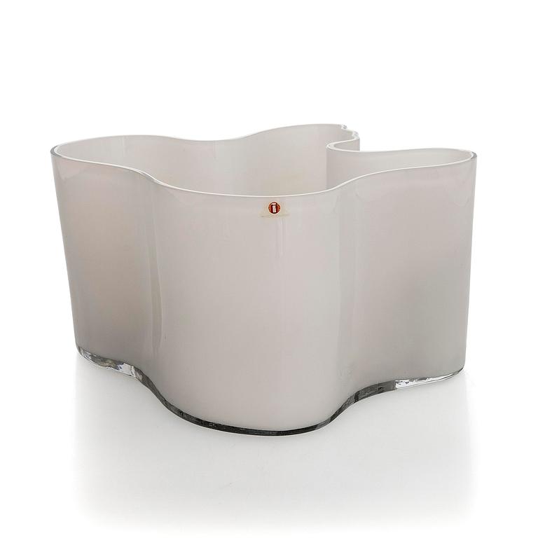 Alvar Aalto, vas, modell 3031, signerad Alvar Aalto. Iittala 1950-tal.