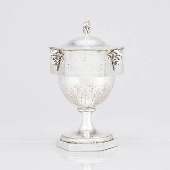 A French silver bowl with lid, mark of Léon Lapar (1818-1897), Paris.