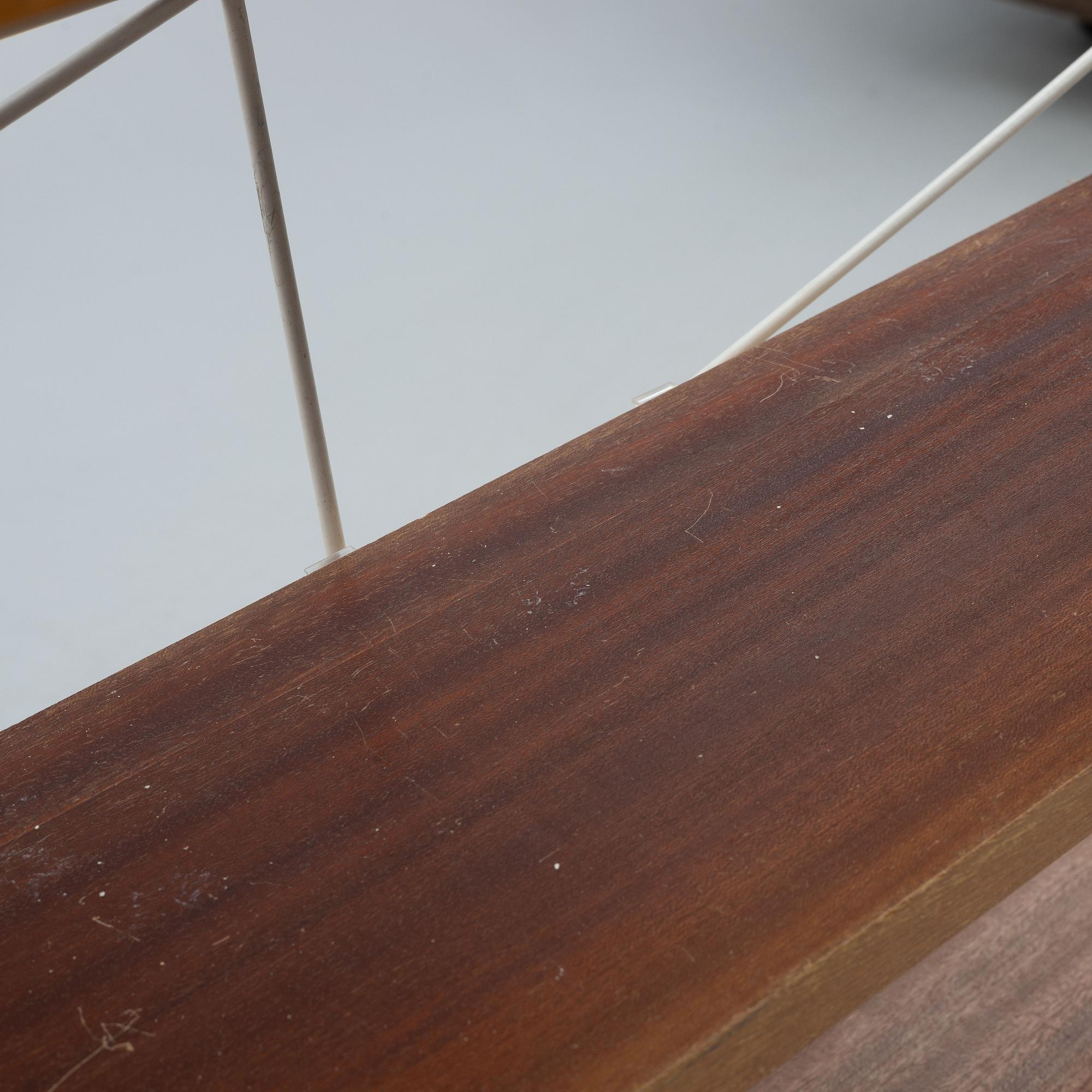 Nils Strinning, bokhylla, "String", 1900-talets andra hälft.