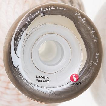 OIVA TOIKKA, a glass sculpture signed O. Toikka Nuutajärvi Pale Male 224/1000.