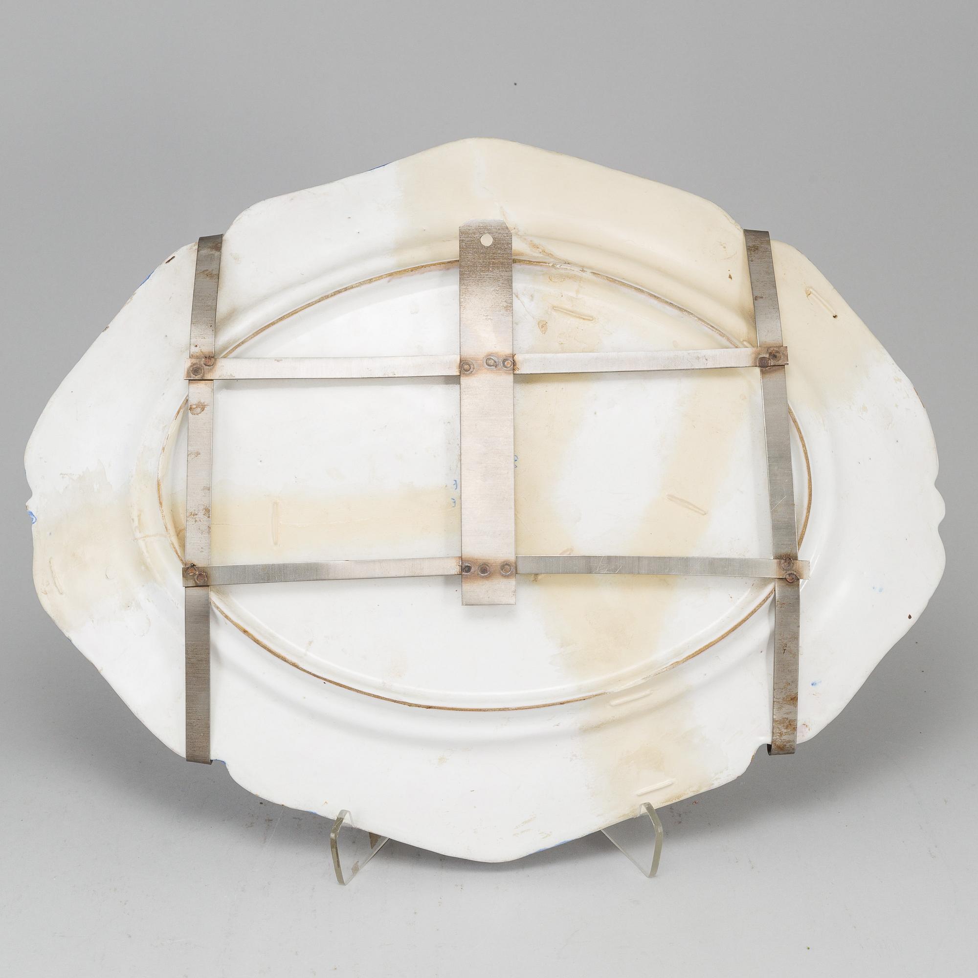 A Swedish Marieberg faience dish, 18th Century.