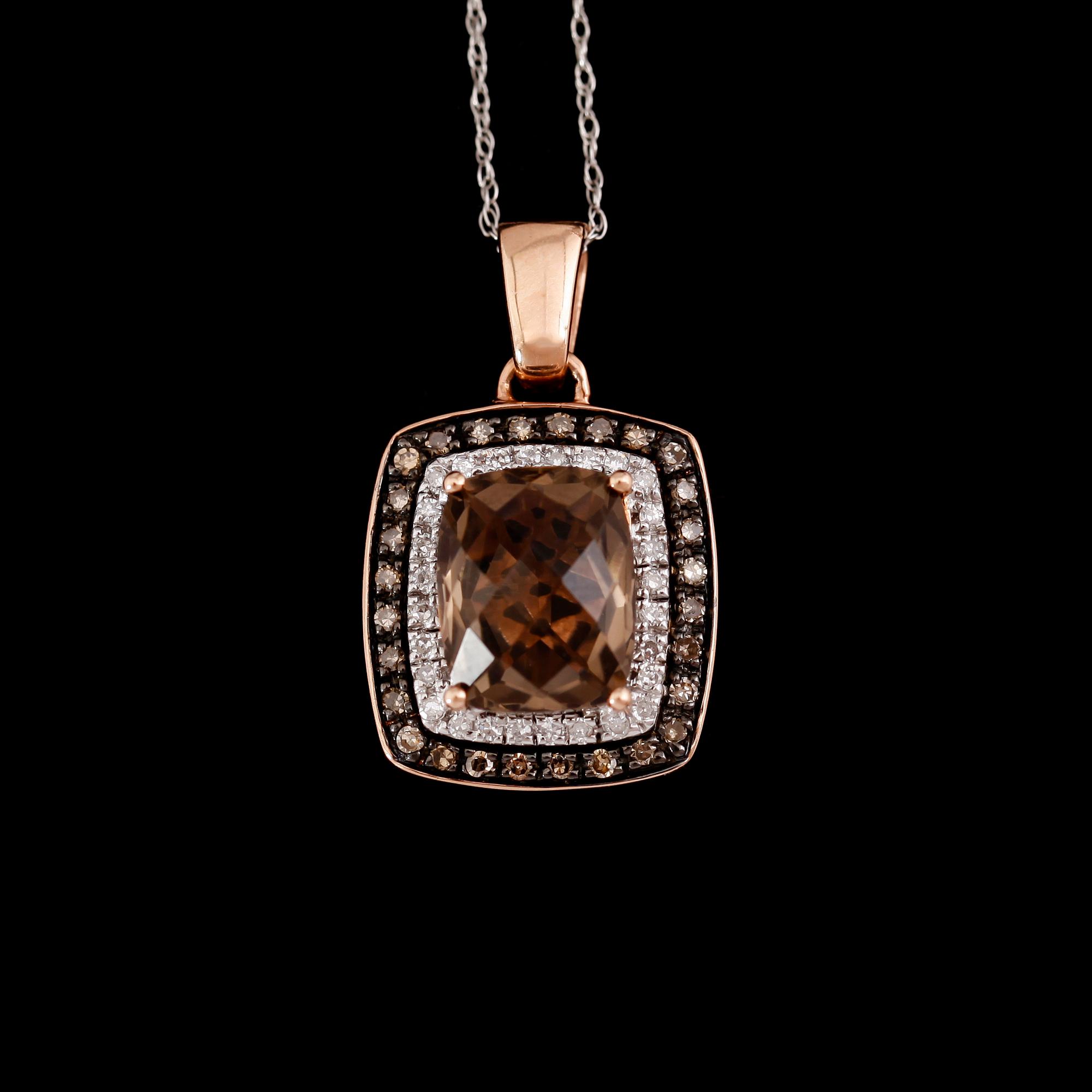 COLLIER, 14 k vit- och roséguld, hänge med rökkvarts och diamanter.