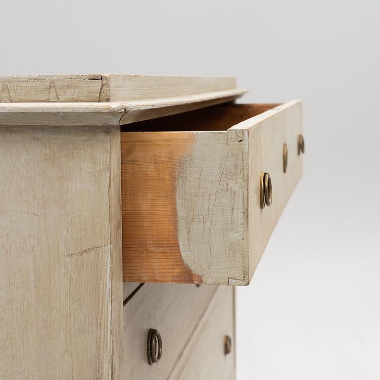 Chest of drawers, 19th century.