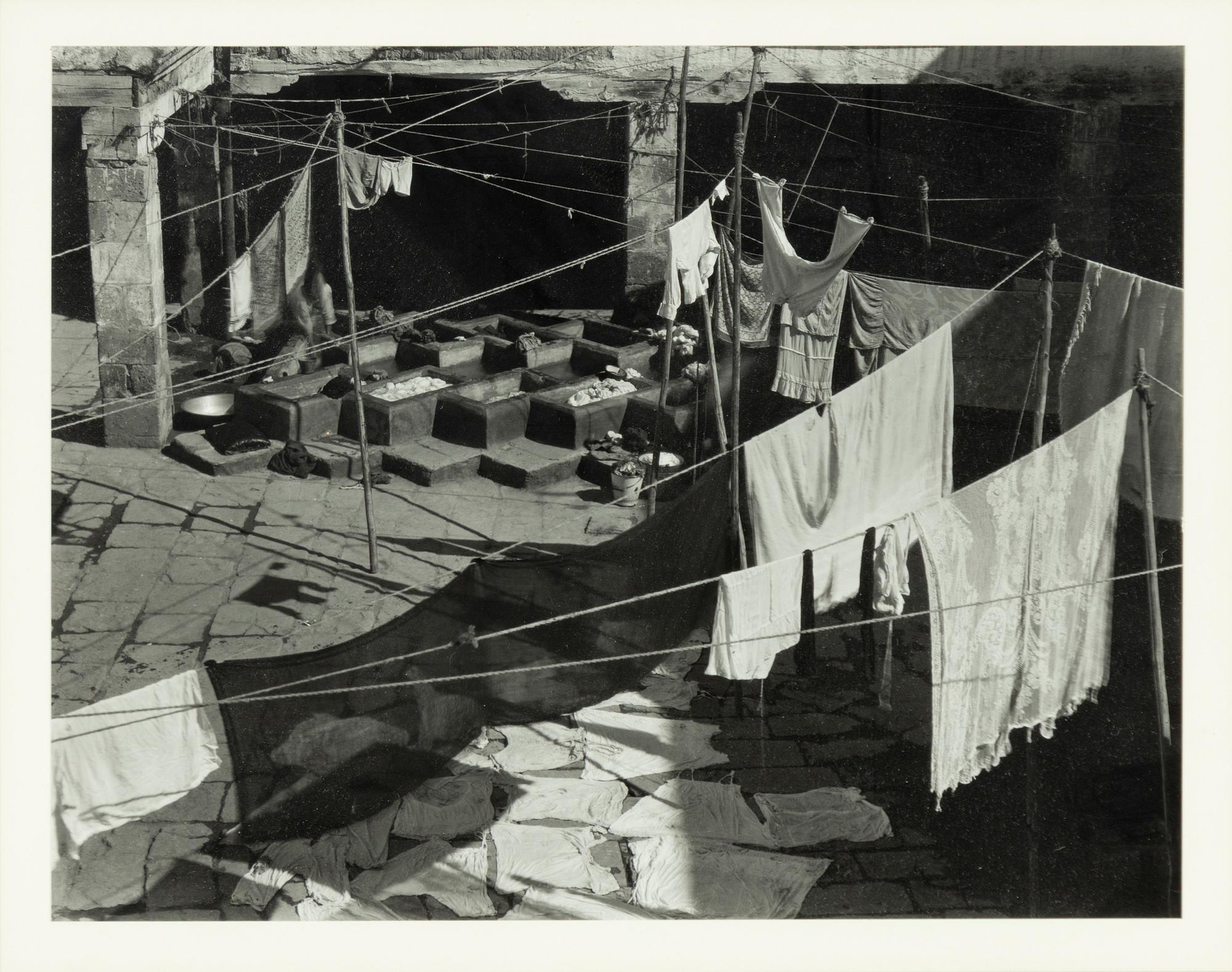 Edward Weston, "Casa De Vecindad", 1924.