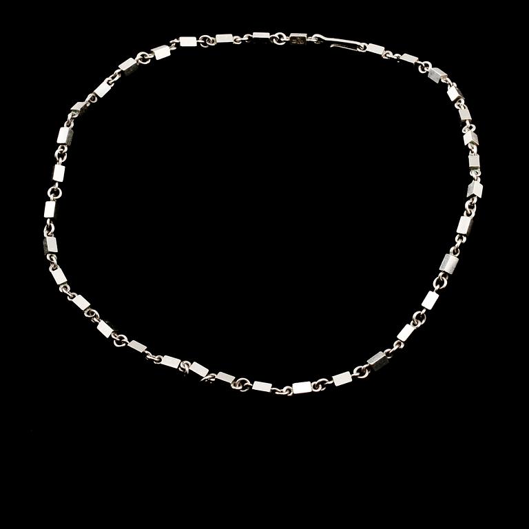 COLLIER, sterling silver, Wiwen Nilsson, Lund, 1959. Vikt 22 g.