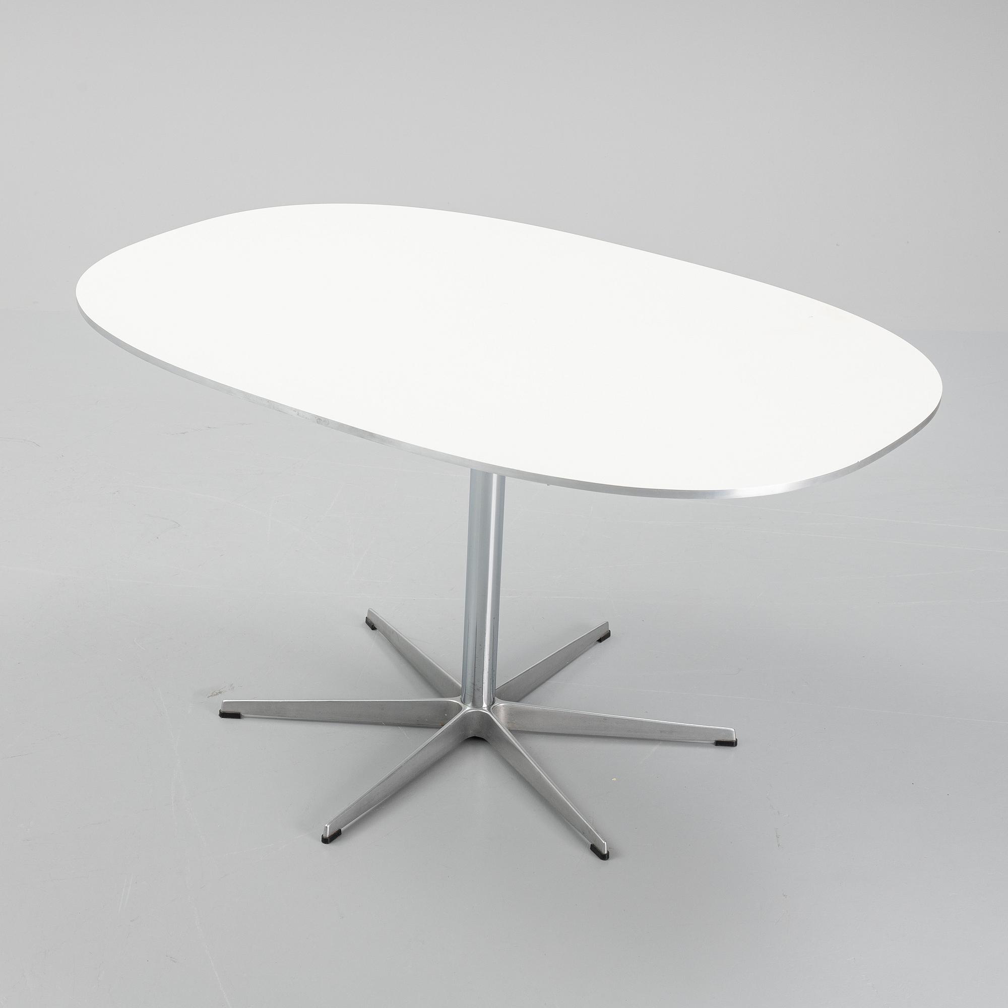 An Arne Jacobsen table for Fritz Hansen, Signed with label and dated 1985.