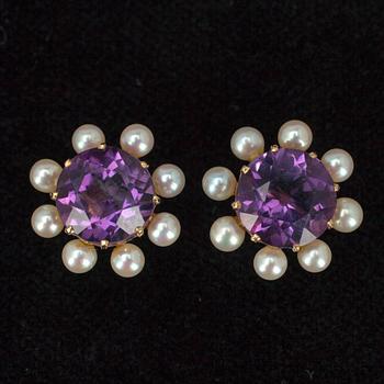 SMYCESUPPSÄTTNING, 3 delar. Låghaltigt guld, ametistfärgade stenar. Troligen Ryssland sent 1800-tal.