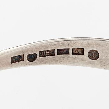 Armring, rökkvarts, silver, Veikko Reinikka, Kalevala Koru, Helsingfors 1960.