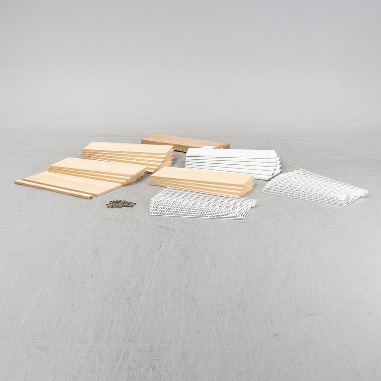 Nils Strinning, Bokhylla/stringhylla, String Design AB, modern tillverkning.