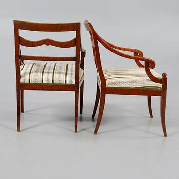 KARMSTOLAR, ett par samt STOLAR, 4 st, Karl Johan-stil, 1920/1930-tal.