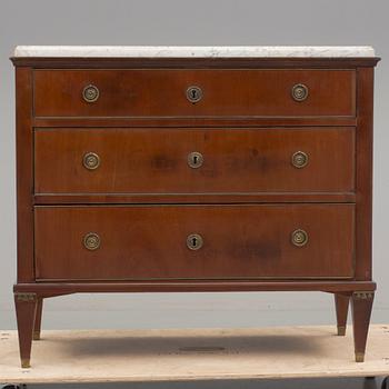 BYRÅ, sengustaviansk, omkring 1800.