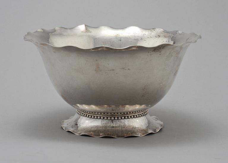 SKÅL, silver, C G Hallberg, Stockholm, 1924. Vikt 440 g.