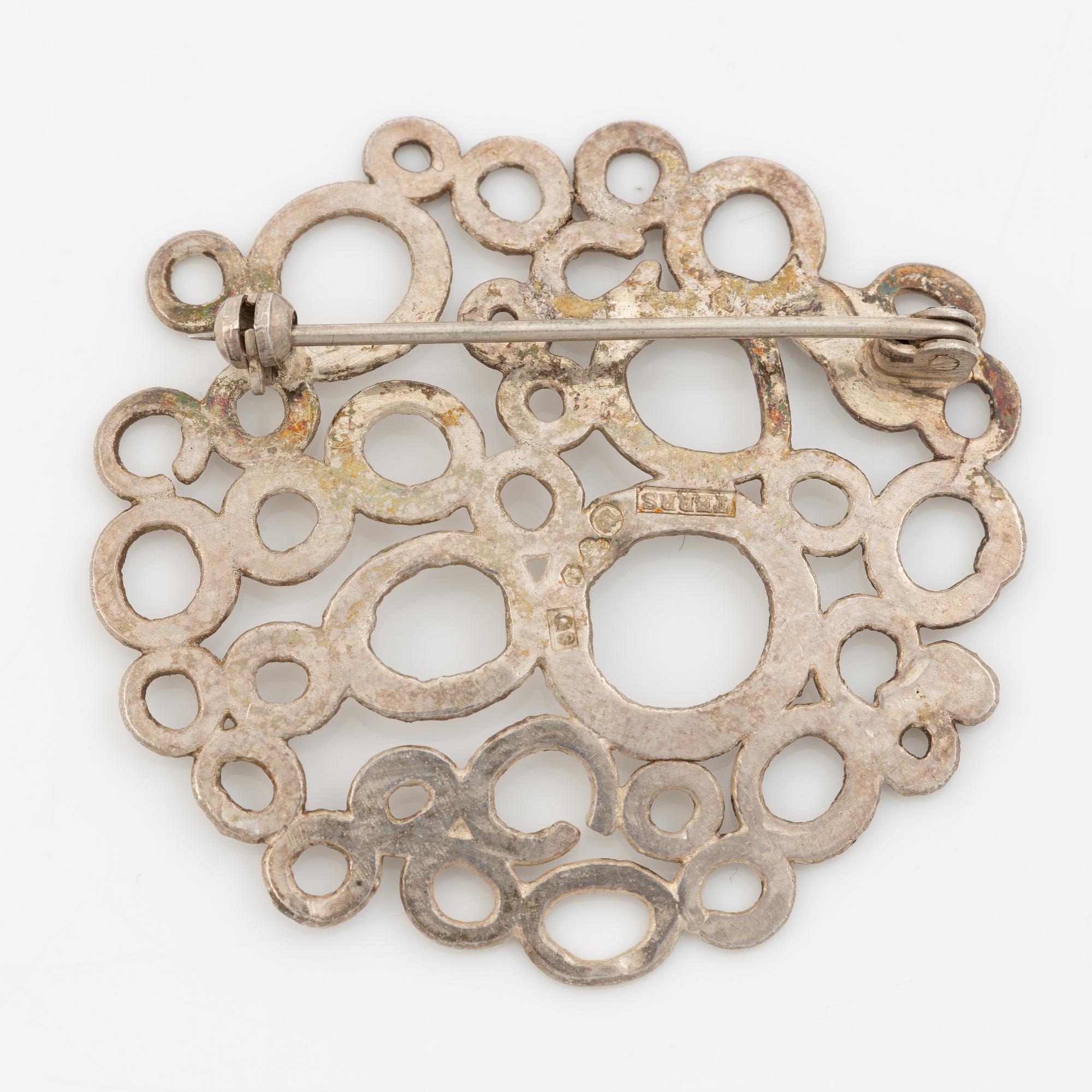PA Lundahl Terrs, en brosch och ett par manschettknappar silver, Växjö 1966.