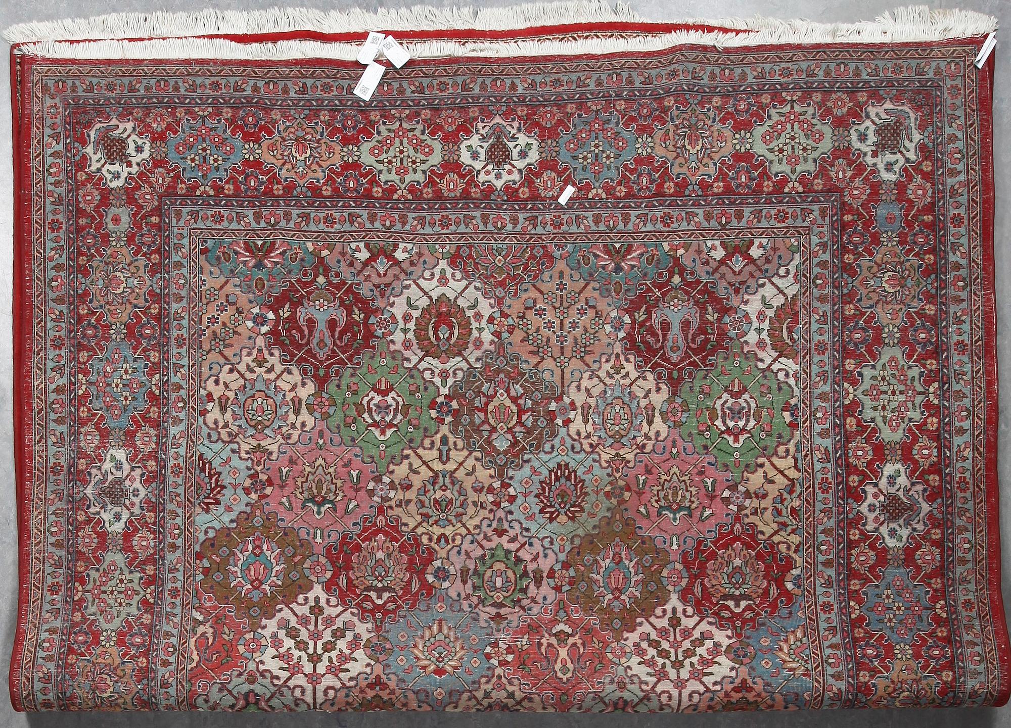 MATTA, Täbris, ca 356x253 cm.