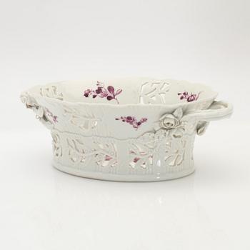 Royal Copenhagen, Jardinière, "Juliane-Marie", 1905.