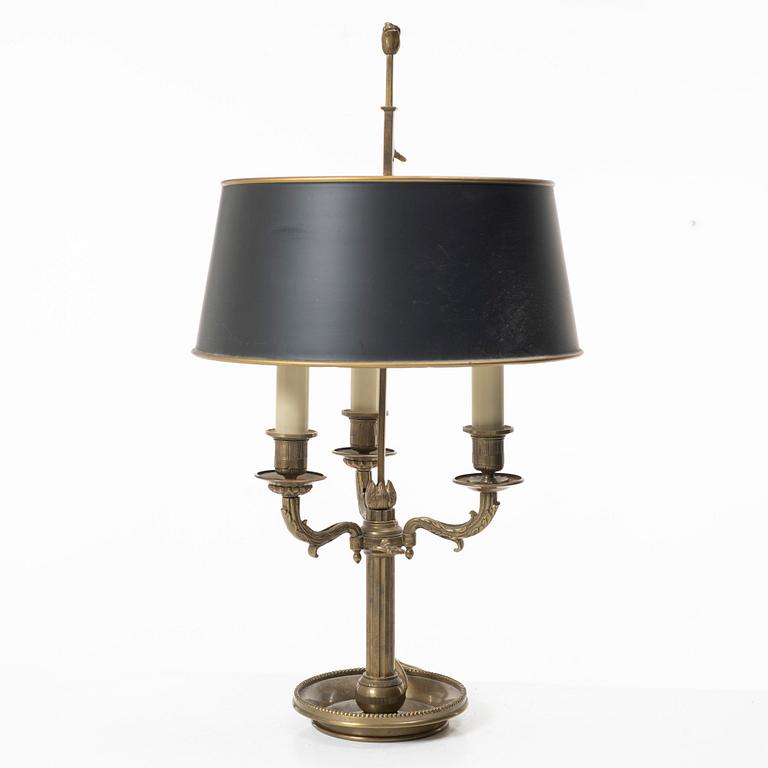 Bordslampa, empirestil, s.k. "Lampe de Bouillotte", 1900-talets första hälft.