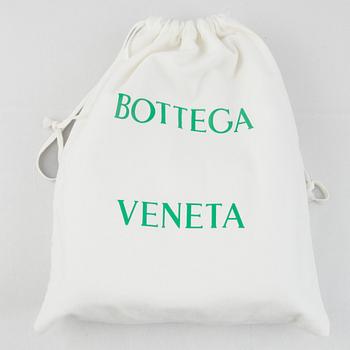 Bottega Veneta, väska, "Chain Casette".