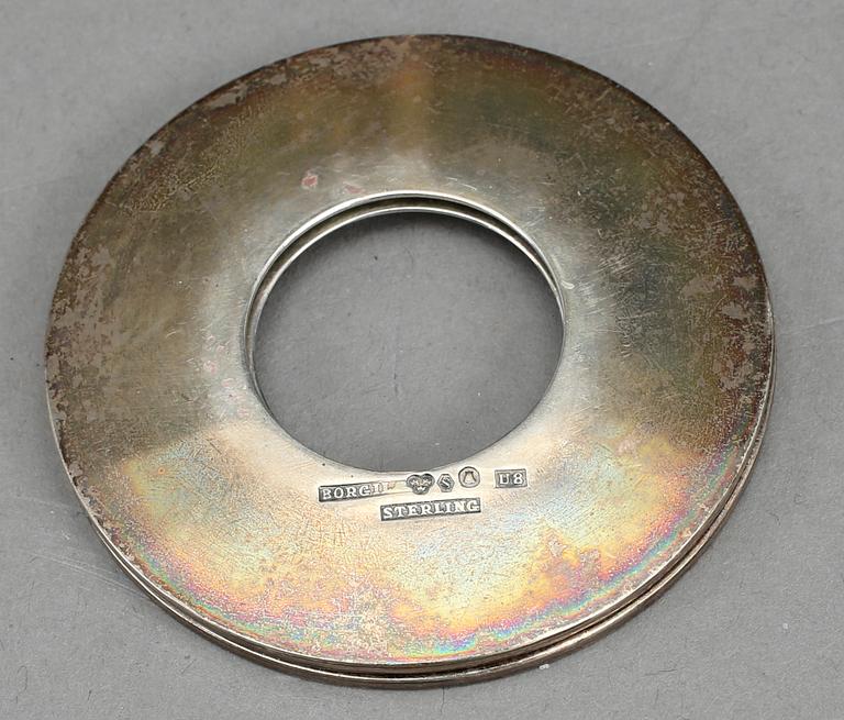 LJUSSTAKAR, ett par, sterlingsilver, Borgila, Stockholm, 1945/1946. Total vikt ca 609g.