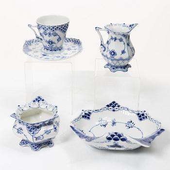 Royal Copenhagen, kaffeservis, 11 delar, porslin, "Musselmalet", mestadels helblonde, Danmark,