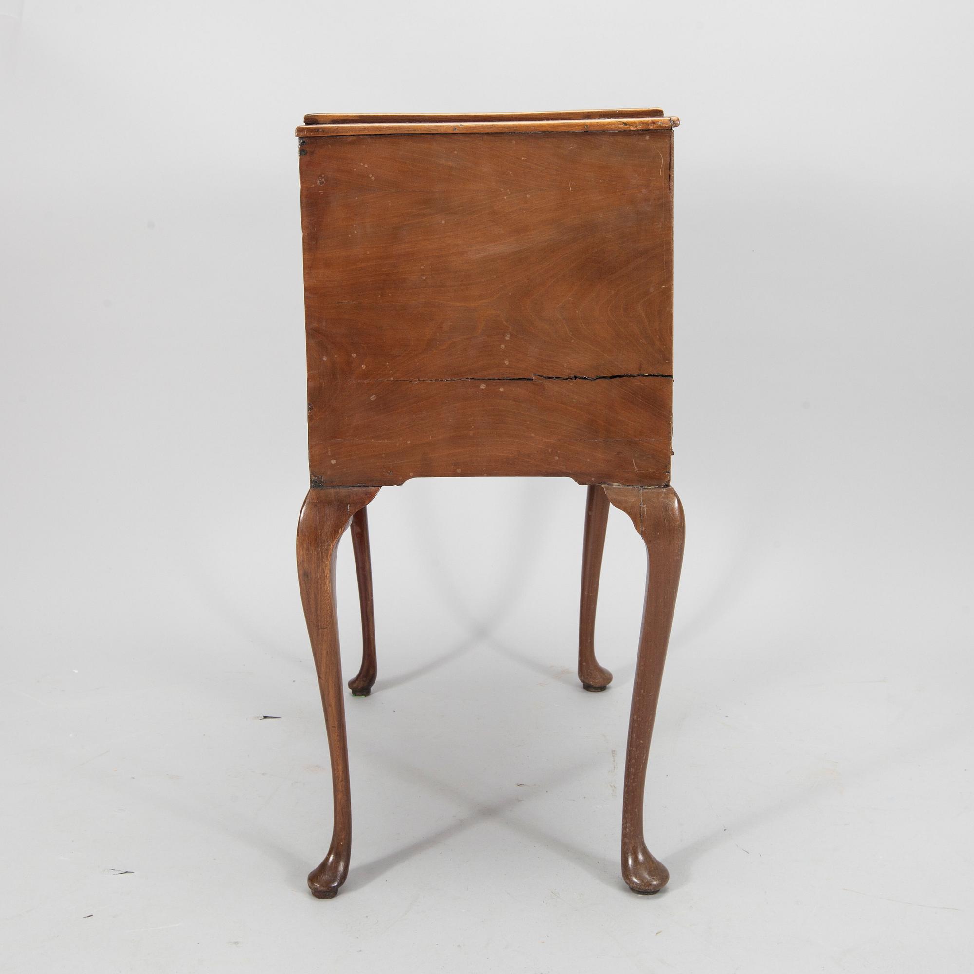 NATTDUKSBORD, troligen England 1800-talets slut.