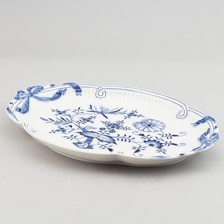 Royal Copenhagen, a 36 part porcelain service, 'Musselmalet' one part Meissen.