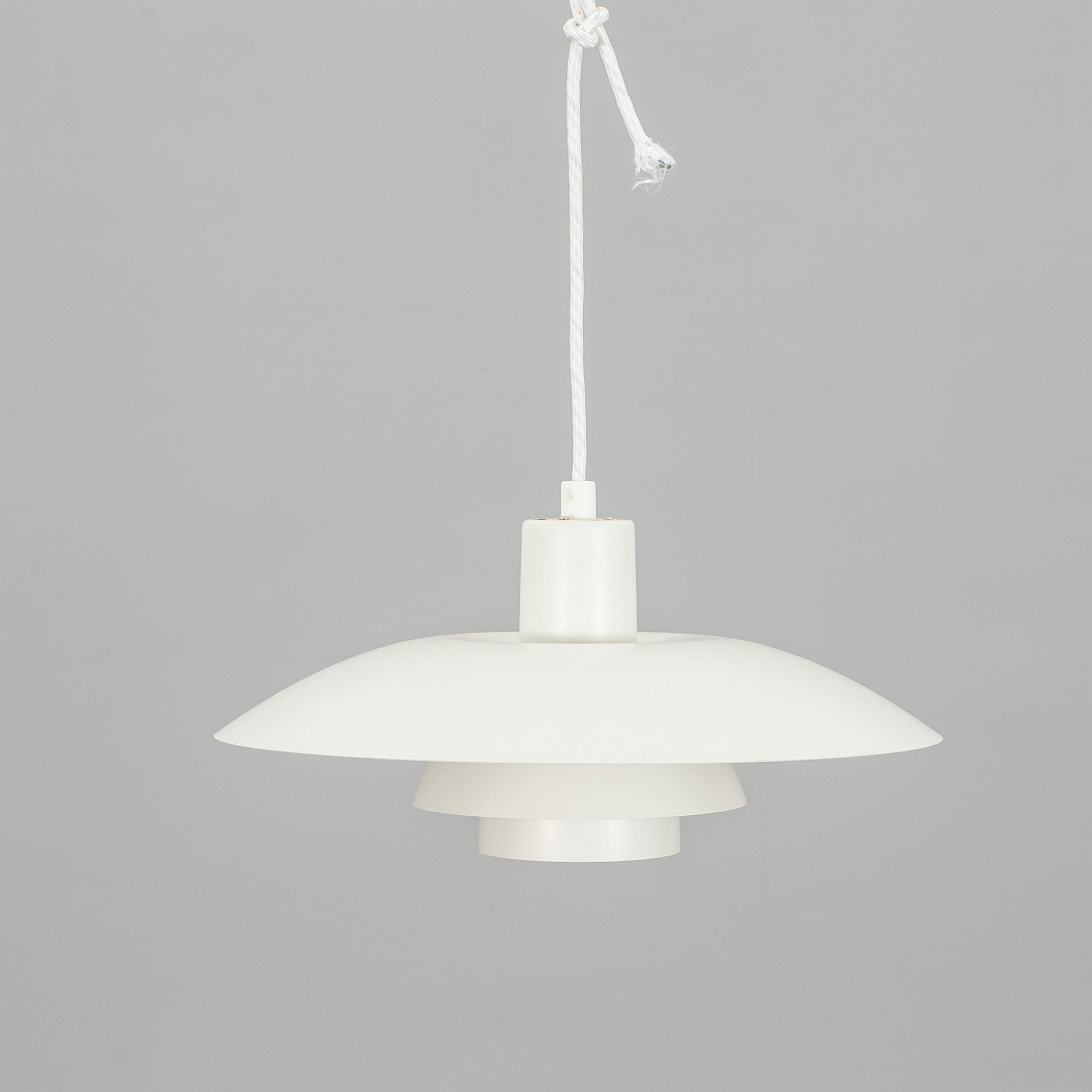 TAKLAMPA, PH 4/3 Poul Henningsen för Louis Poulsen, Danmark.