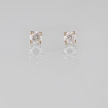 ÖRHÄNGEN, 14K vitguld med briljantslipade diamanter ca 0.32 ct. Vikt 1,0 gram.